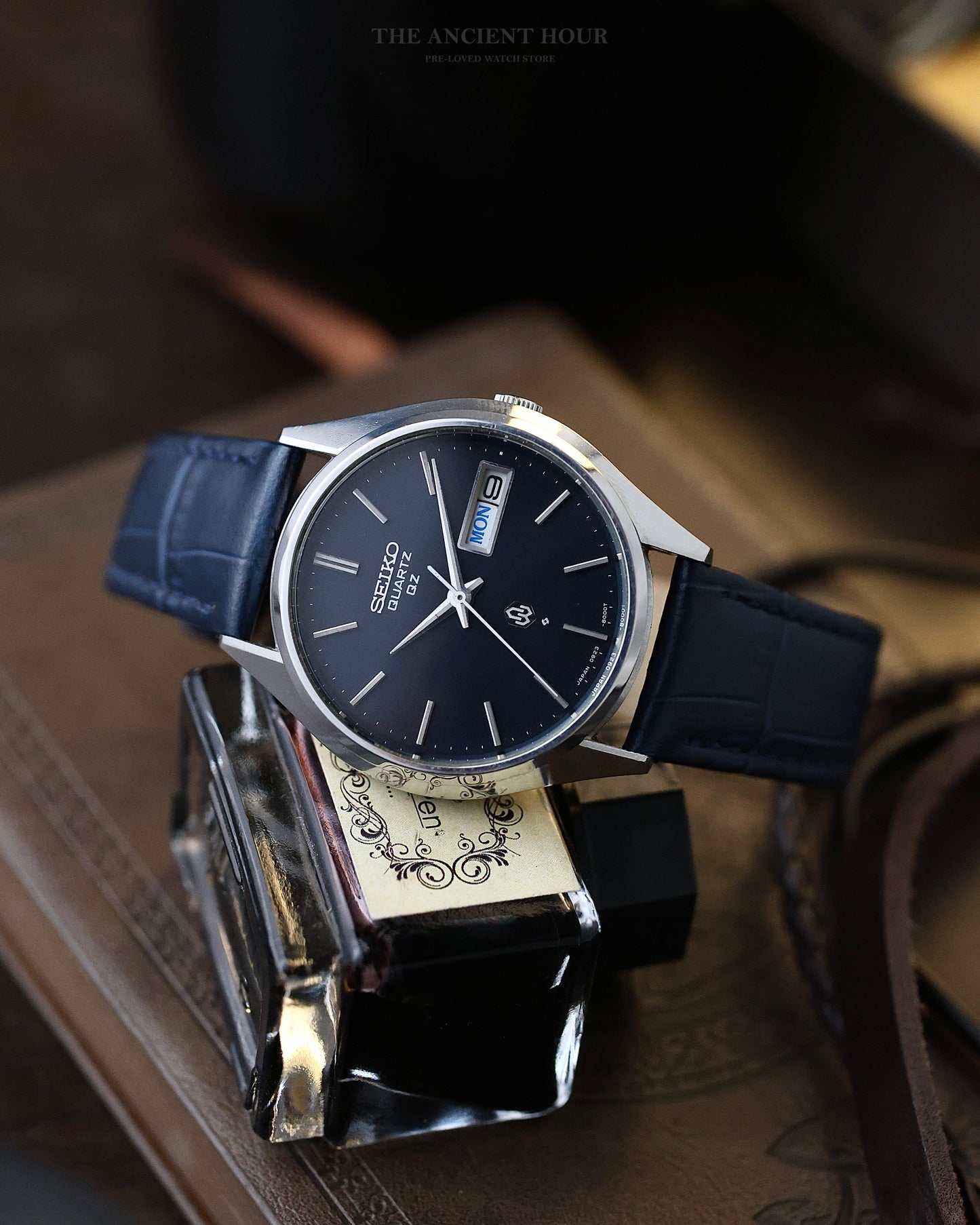 1975 Vintage Seiko Quartz QZ 0923-8000 Kanji Day Calendar