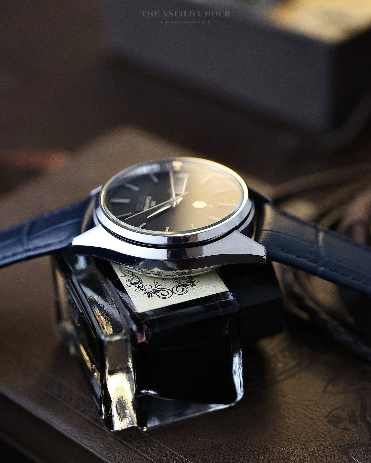 1975 Vintage Seiko Quartz QZ 0923-8000 Kanji Day Calendar