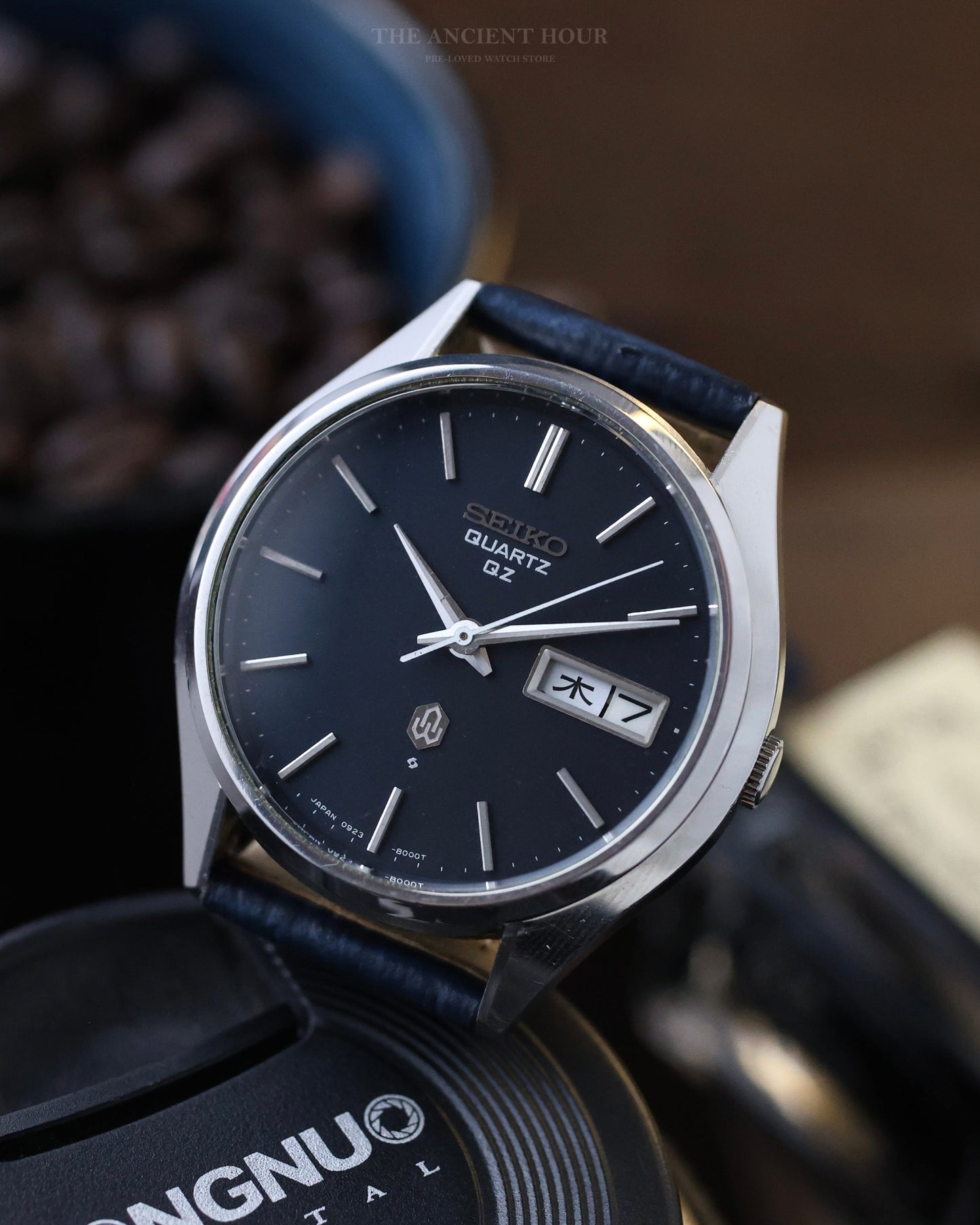 1975 Vintage Seiko Quartz QZ 0923-8000 Kanji Day Calendar