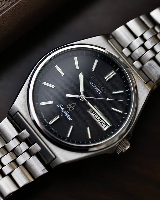 1984 Vintage Seiko SilverWave 8229-700A Quartz Textured Black Dial