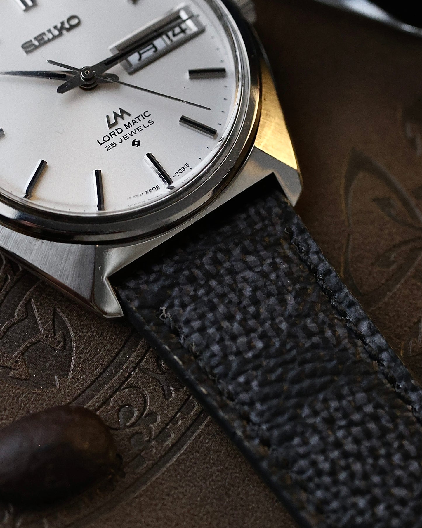 1973 Vintage Seiko LM 5606-7000 White Sunburst dial- Quickset Star