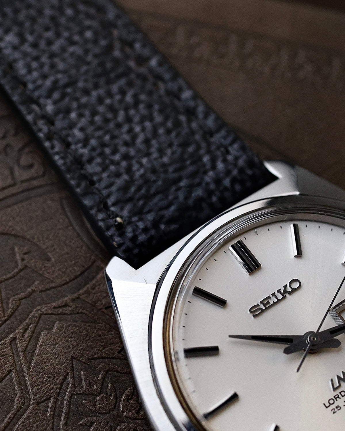 1973 Vintage Seiko LM 5606-7000 White Sunburst dial- Quickset Star