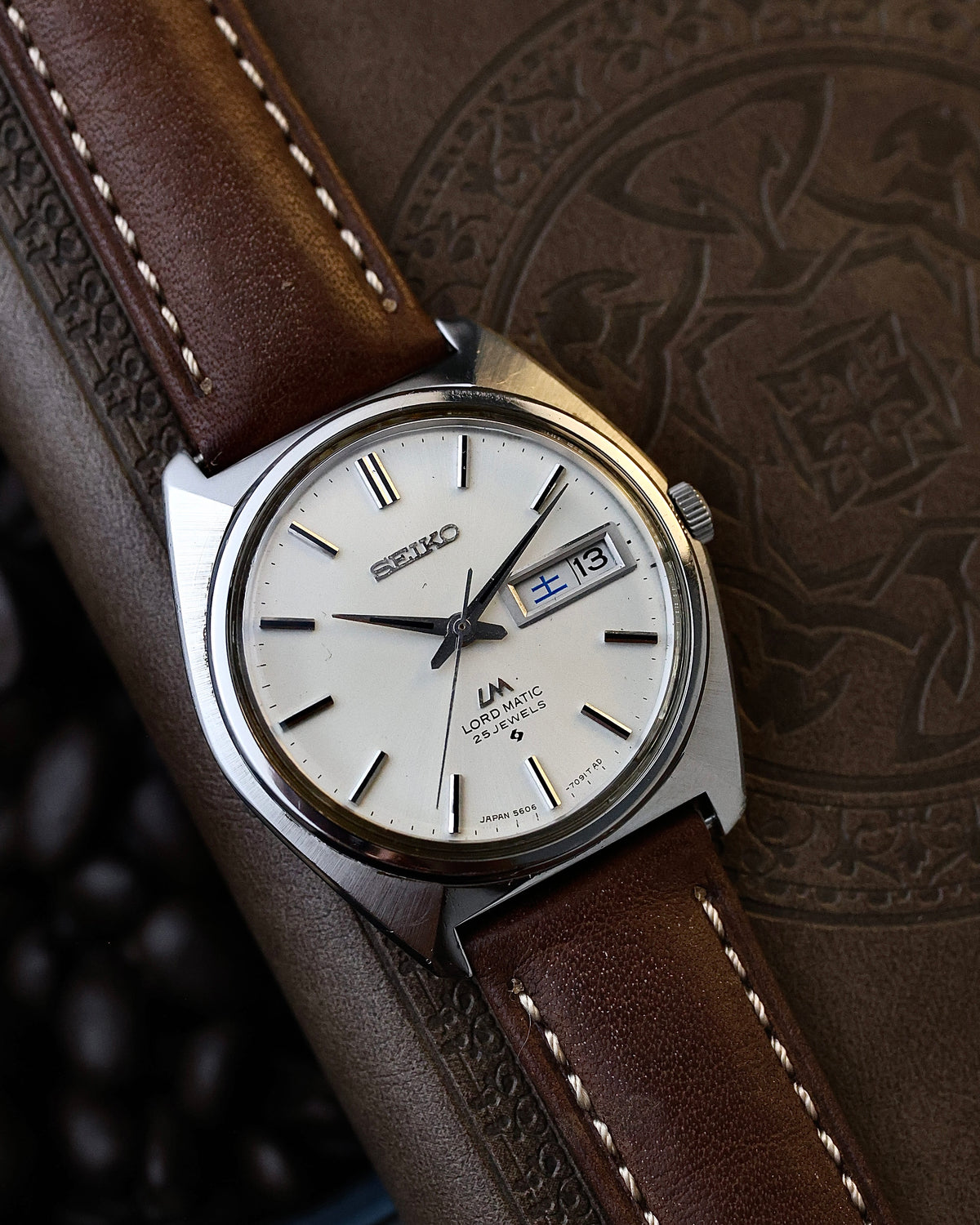 Vintage JDM Seiko LM 5606-7000 White Sunburst dial- Watch for sale