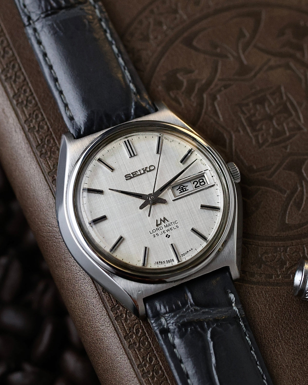 Vintage JDM Seiko Lm Linen dial 5606 - kanji/Eng day calendar Men's wrist watch