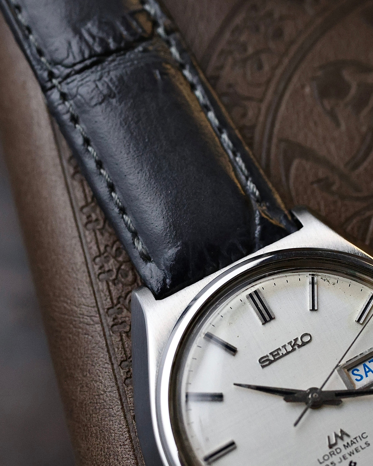 Vintage JDM Seiko Lm Linen dial 5606 - kanji/Eng day calendar Men's wrist watch