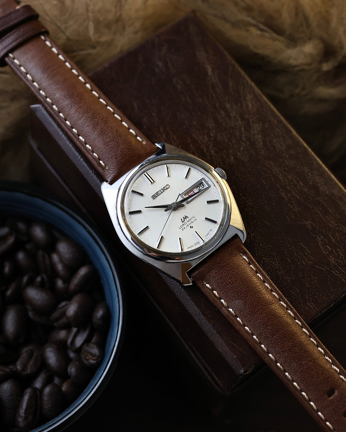 Vintage Seiko LM 5606-7000 White Sunburst dial- Quickset Star Watch for sale