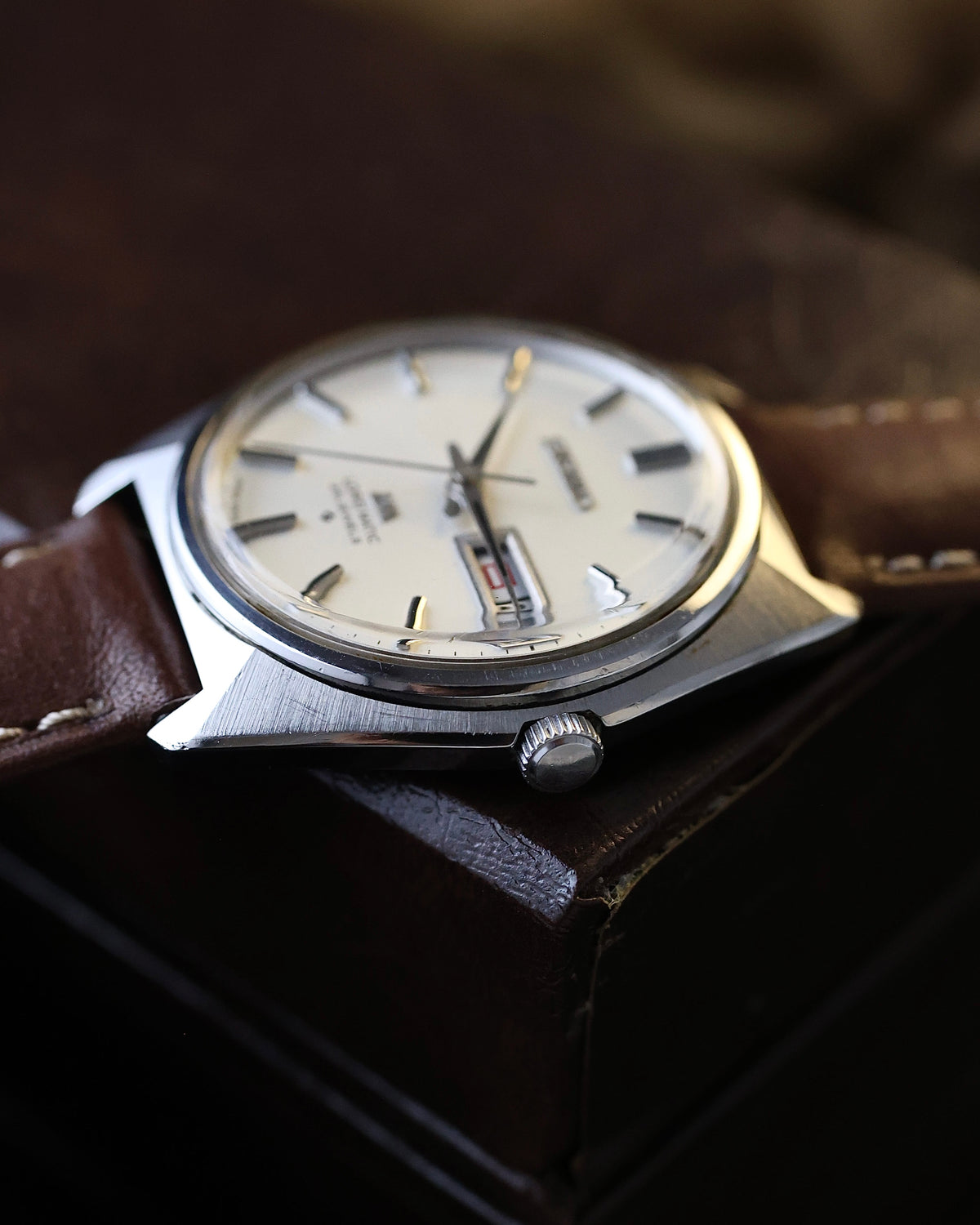 Vintage Seiko LM 5606-7000 White Sunburst dial- Quickset Star Watch for sale