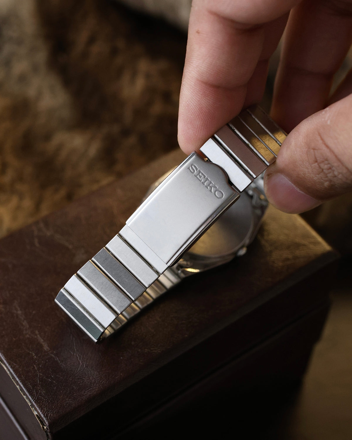 Seiko Shutter Lines Textured Dial - Tank Case & Seiko buckle Ref. V743-5A00