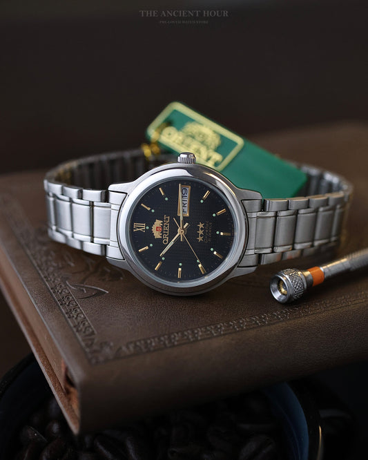 1970s Vintage Orient Tri-Star PM07 Automatic Waffle Textured Black Dial