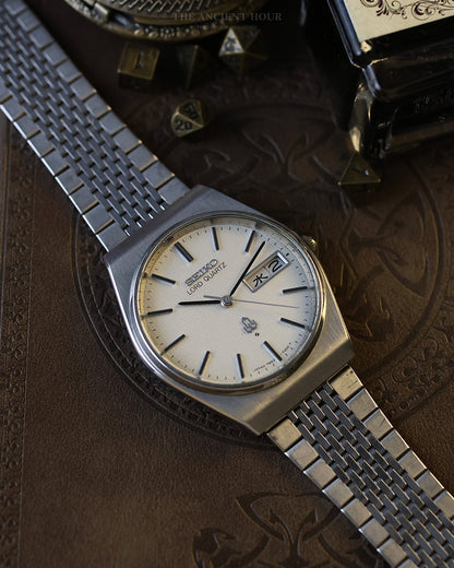1978 VINTAGE SEIKO LORD QUARTZ WHITE TEXTURED DIAL 7853-7010 KANJI DAY-DATE