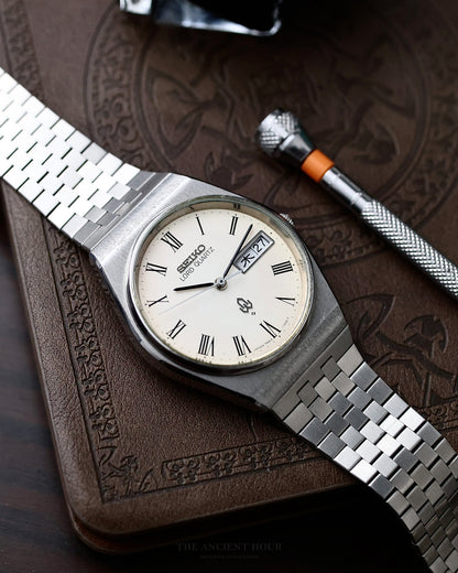 JDM VINTAGE SEIKO LORD QUARTZ WHITE ROMAN DIAL 7853-7010 KANJI DAY-DATE