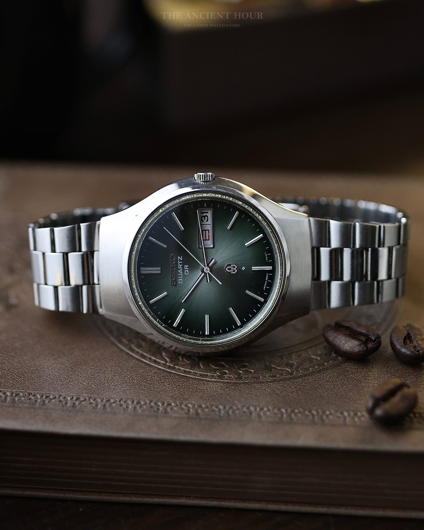 1984 SEIKO QUARTZ QR 3863-7010 DAYDATE KANJI WATERMELON DIAL STAINLESS STEEL
