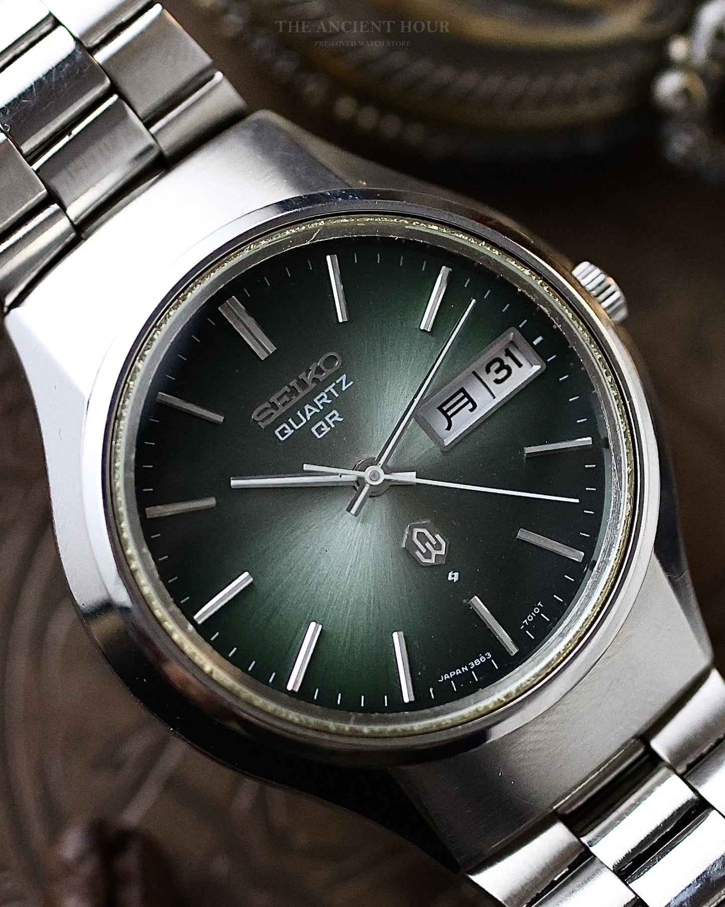 1984 SEIKO QUARTZ QR 3863-7010 DAYDATE KANJI WATERMELON DIAL STAINLESS STEEL