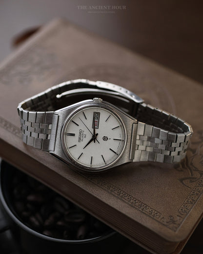1975 VINTAGE SEIKO QUARTZ 0923 "SAND DUST" WHITE TEXTURED DIAL JDM