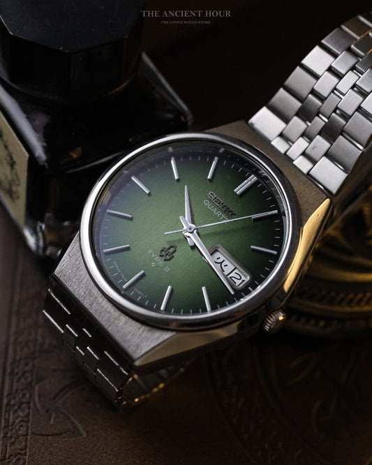 Vintage Seiko Type II Quartz 4623-8000 Green Dial Kanji Day Date Watch