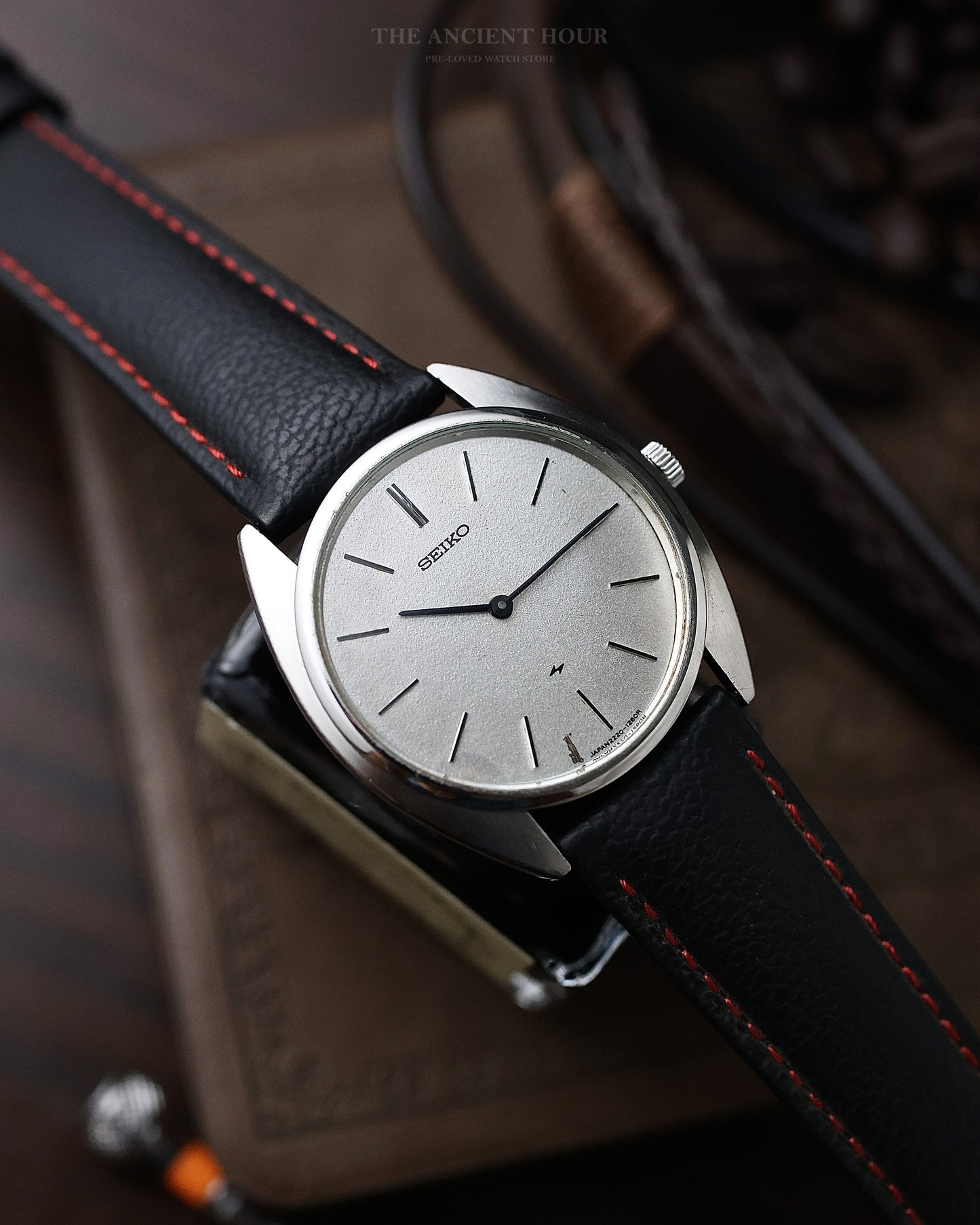 VINTAGE SEIKO CHARIOT 2220-1060R HI-BEAT DRESS WATCH