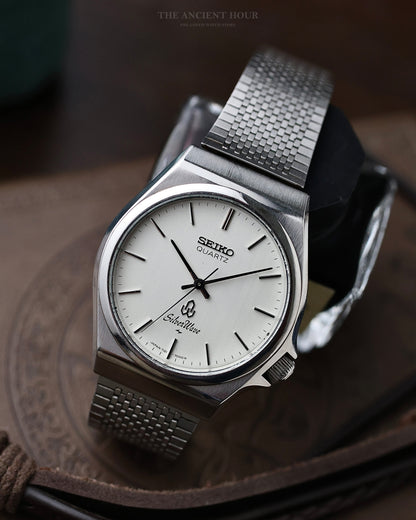 Vintage Seiko SilverWave Quartz JDM – Crisp White Dial with Textured Mesh Bracelet