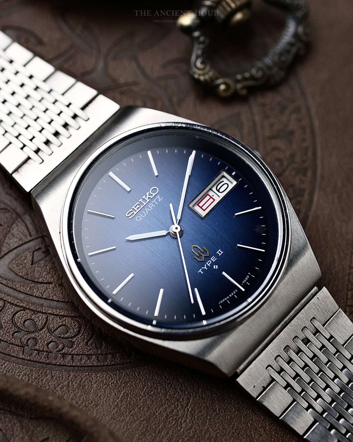 Seiko quartz Type II Ref 8223-7020 Deep blue sunburst dial
