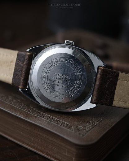 1970s Vintage Seiko Lord Matic 5606-7050 Silver "Linen Dial"