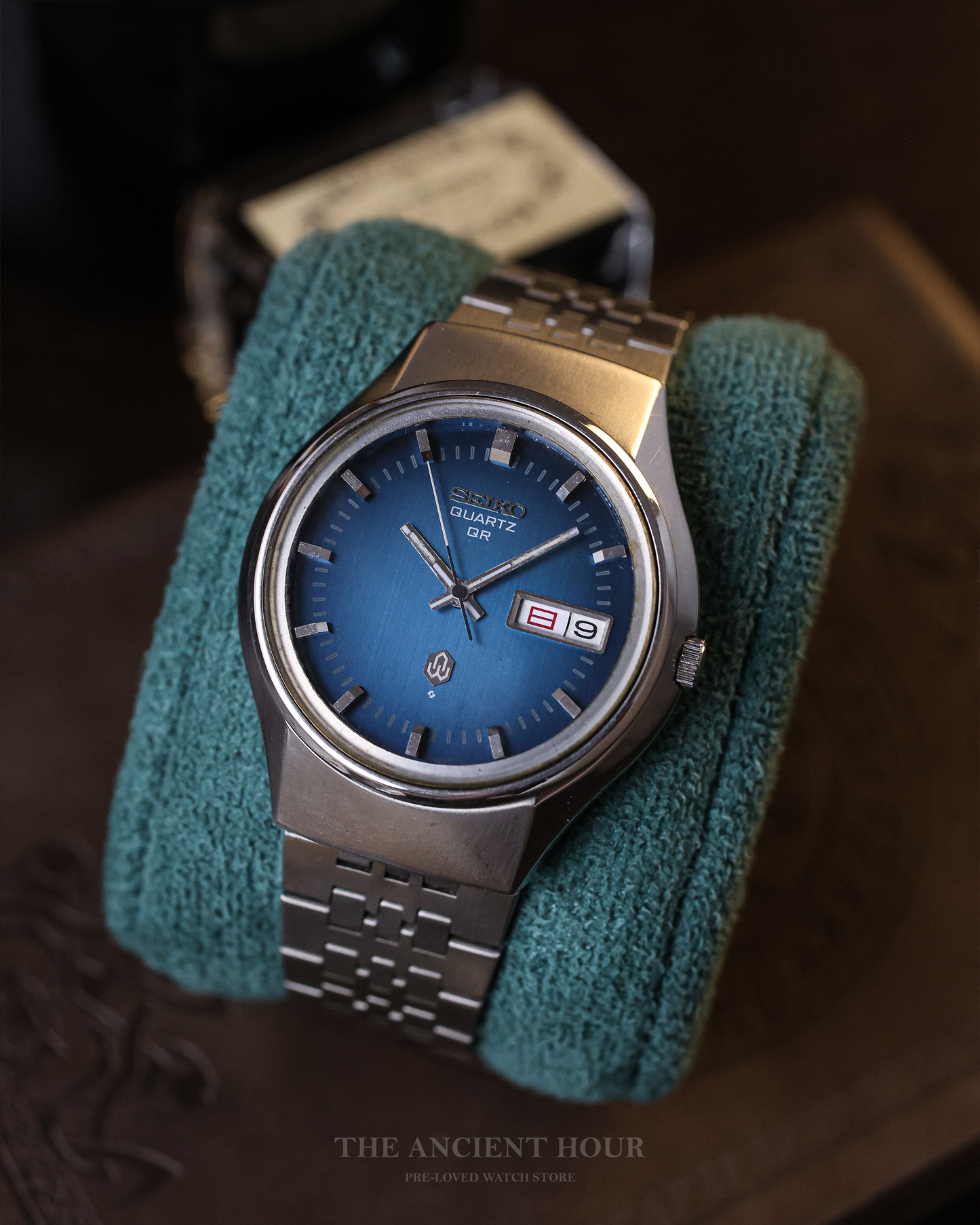 1984 Vintage Seiko QR Blue dial Ref. 3863-7010 quartz watch