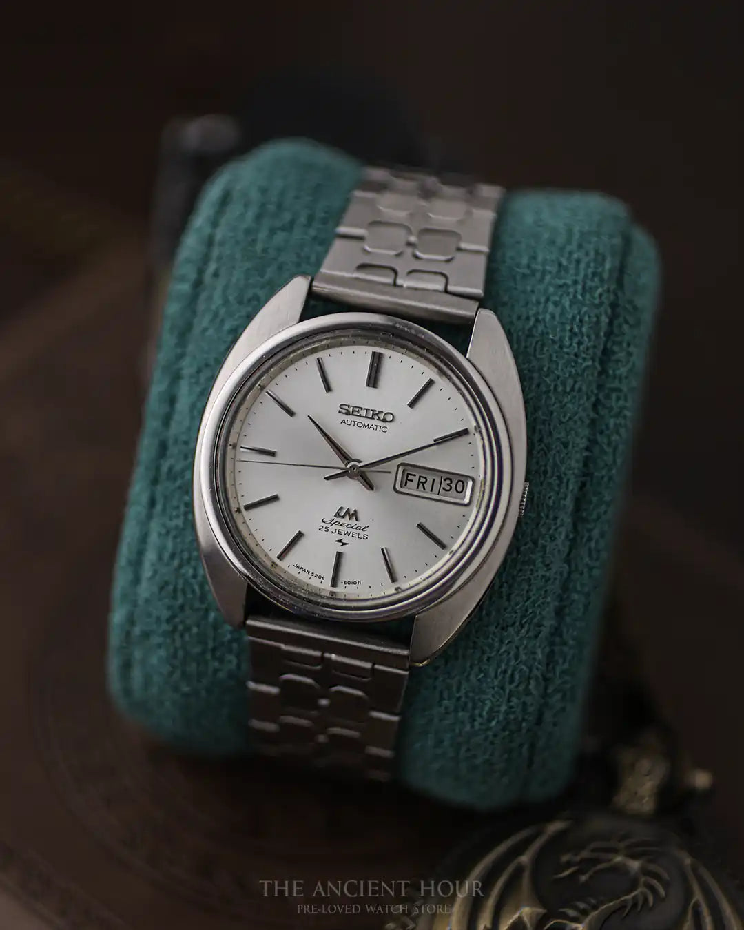 1970s Vintage Seiko Special LM Cushion Case 5206-6010 Automatic