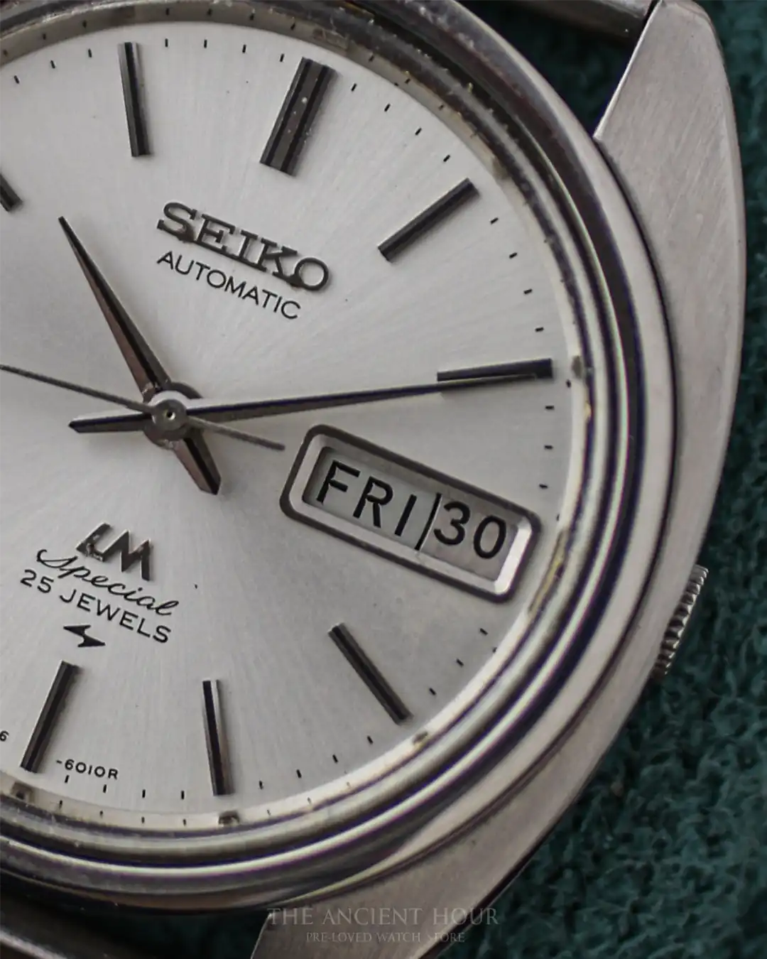 1970s Vintage Seiko Special LM Cushion Case 5206-6010 Automatic