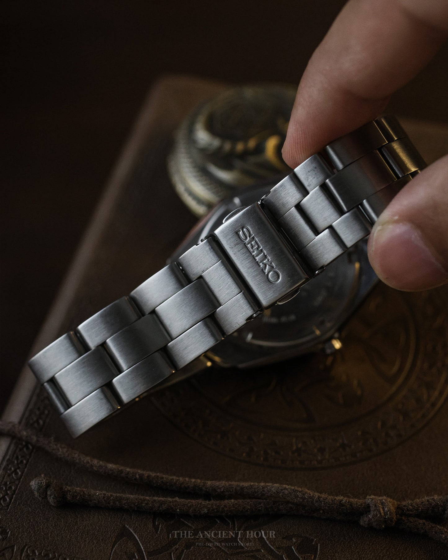 1998 SEIKO PERPETUAL CALENDAR 8F32-0012 HIGH ACCURACY