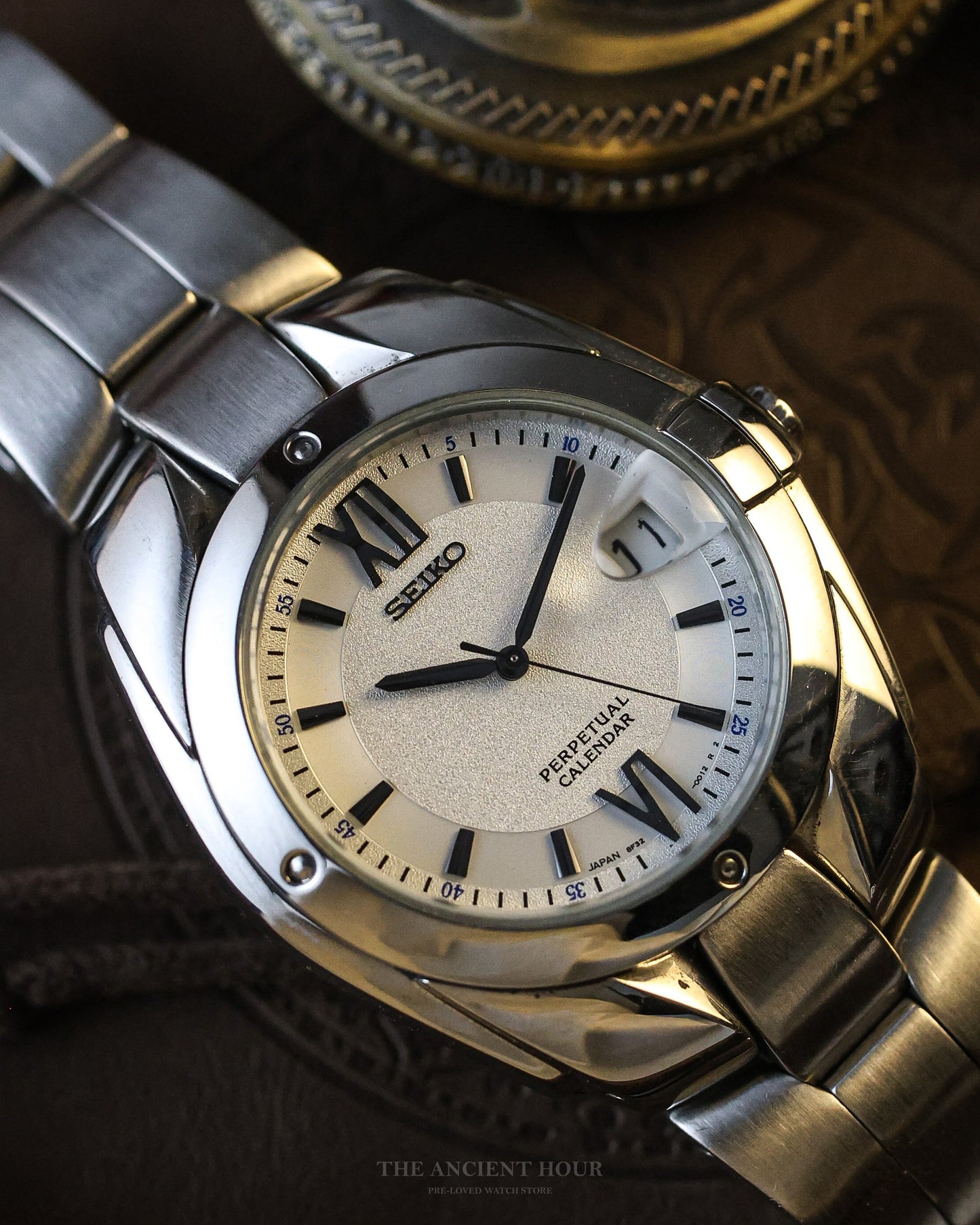 1998 SEIKO PERPETUAL CALENDAR 8F32-0012 HIGH ACCURACY