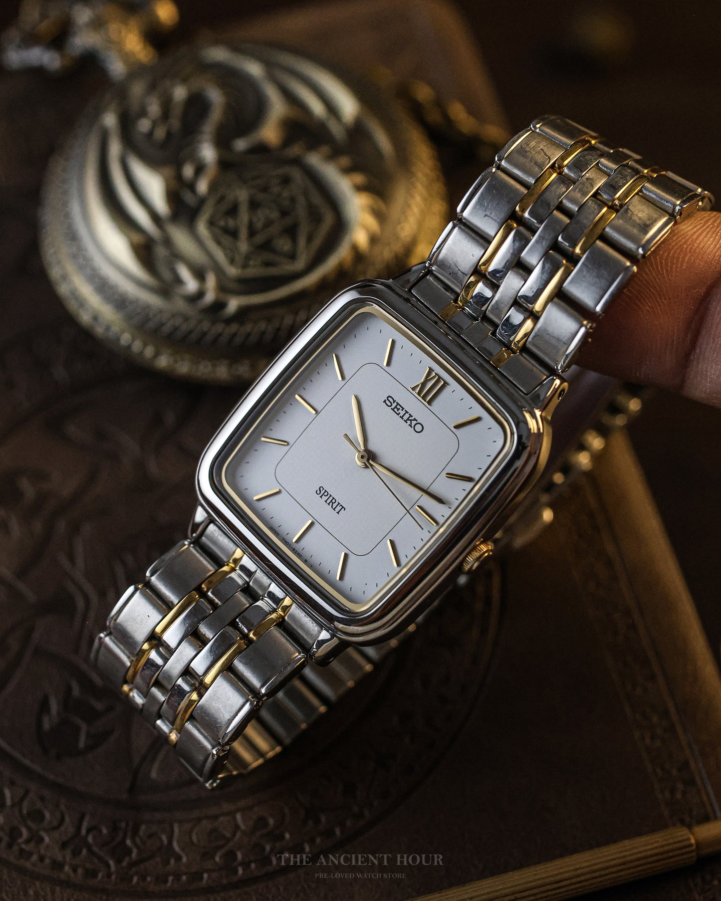 1998 VINTAGE SEIKO SPIRIT 7N01-5210  TANK shaped case