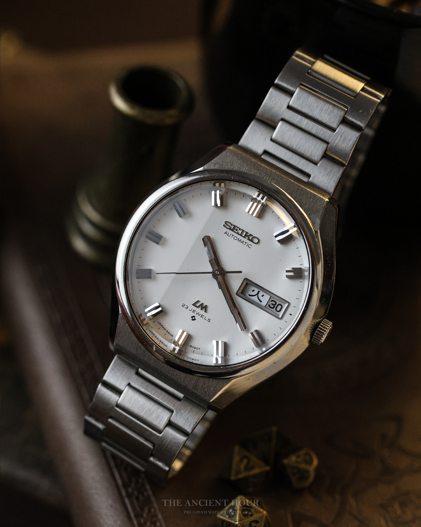 1974 Seiko Lordmatic(LM) White Dial 5606-8090 Automatic movement kanji day/date calendar